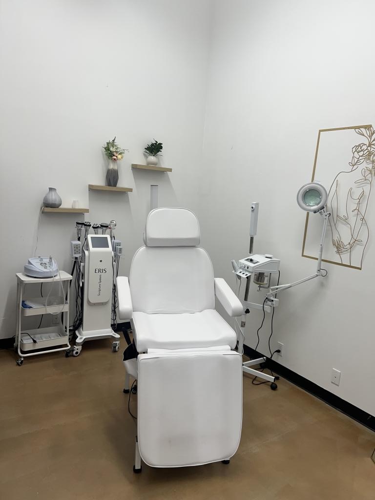 GLP-1 therapy guide, weight loss treatment, med spa in Brooklyn, Be You Esthetic Suites is the top rated Med spa in Brooklyn. Offering clients the best aesthetic treatments near Park Slope, including Semaglutide in Brooklyn, weight loss treatments in Brooklyn, facial treatments in Brooklyn, Brooklyn body sculpting, Chemical peels in brooklyn, Brooklyn botox treatments, affordable brooklyn med spa, lymphatic drainage massage in Brooklyn, non invasive treatments in Brooklyn.